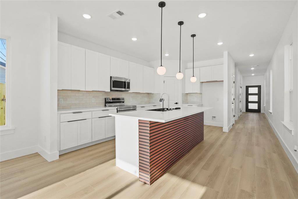 5115 Wynell Street, Dallas, TX 75241