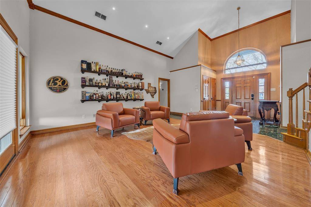 817 Turnberry Drive, Mansfield, TX 76063