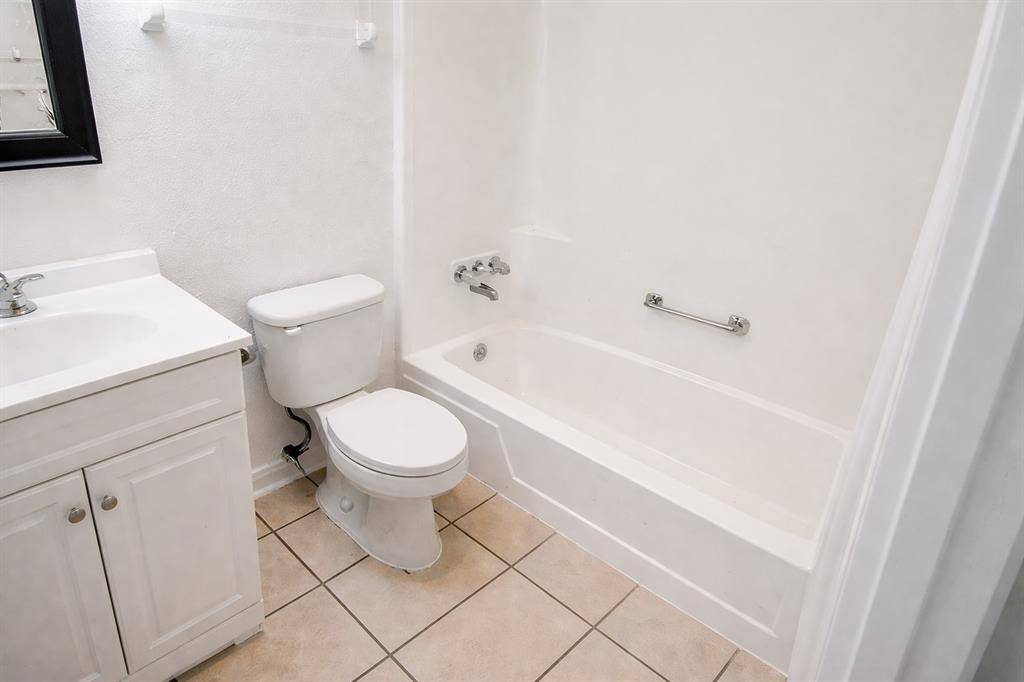 2111 Sheraton Drive, Carrollton, TX 75002