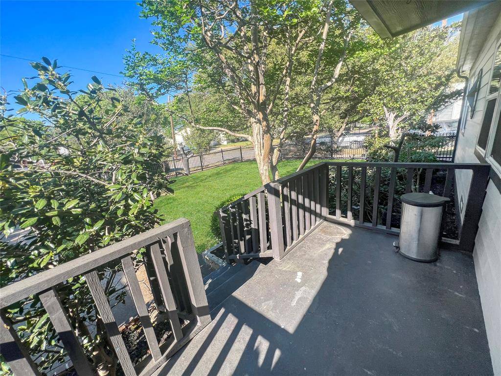 2212 Barlow Avenue, Dallas, TX 75224