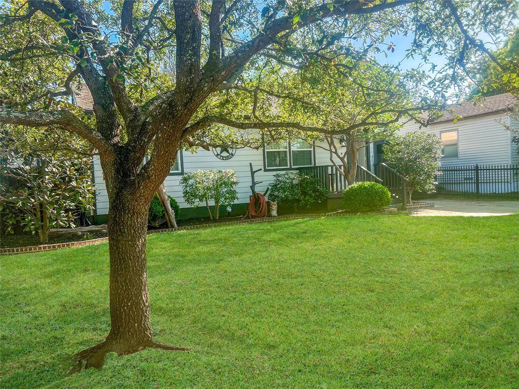 2212 Barlow Avenue, Dallas, TX 75224