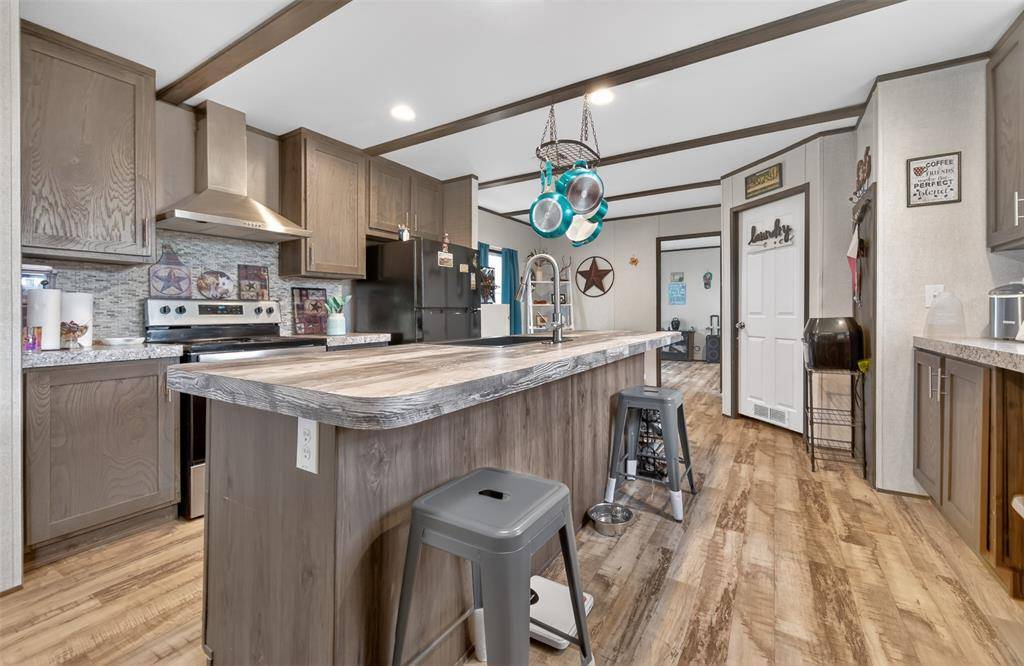 21760 Shady Trail Road, Chandler, TX 75758