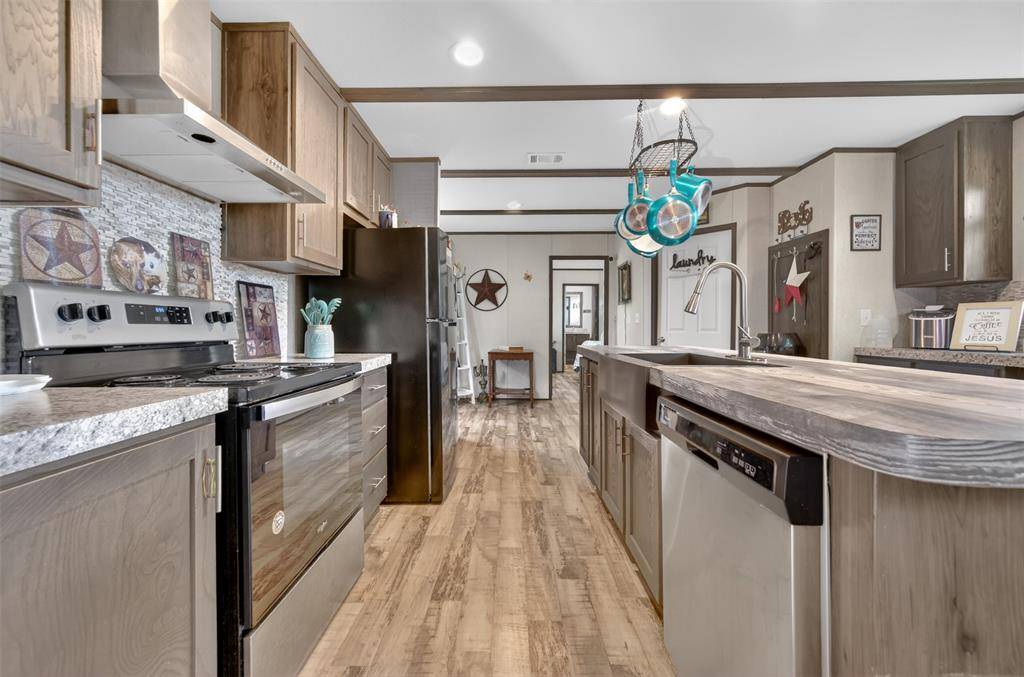 21760 Shady Trail Road, Chandler, TX 75758