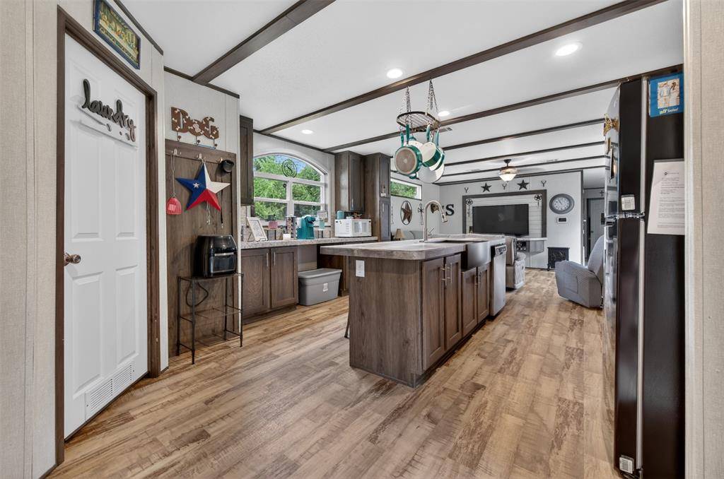 21760 Shady Trail Road, Chandler, TX 75758