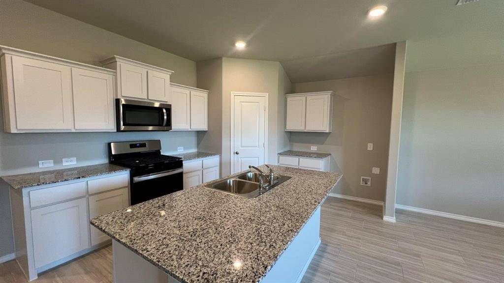 8436 HOLLYMEAD Lane, Fort Worth, TX 76131