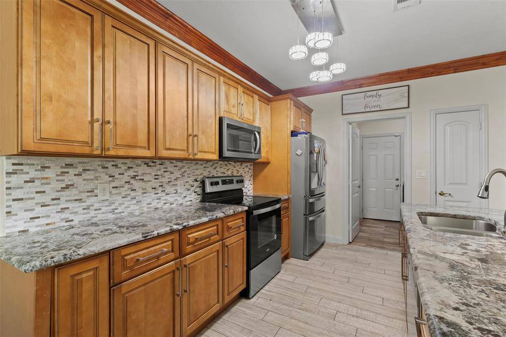 6929 Tessla Drive, Dallas, TX 75241