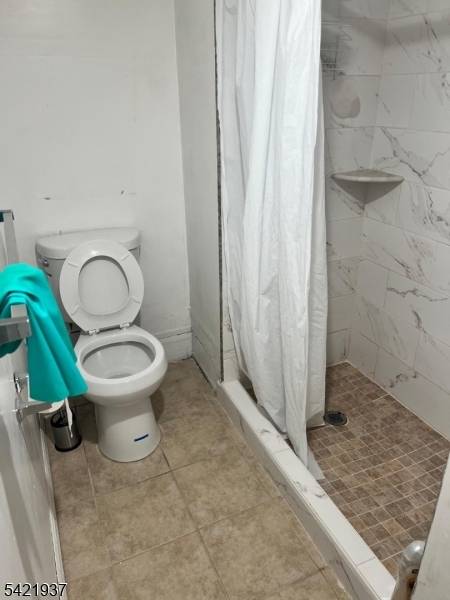 426 E 18Th St, Paterson City, NJ 07524