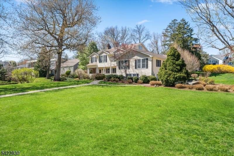 58 Rolling Hill Dr, Chatham Twp., NJ 07928