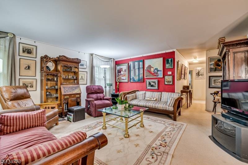 27 Landry Rd, Franklin Twp., NJ 08873