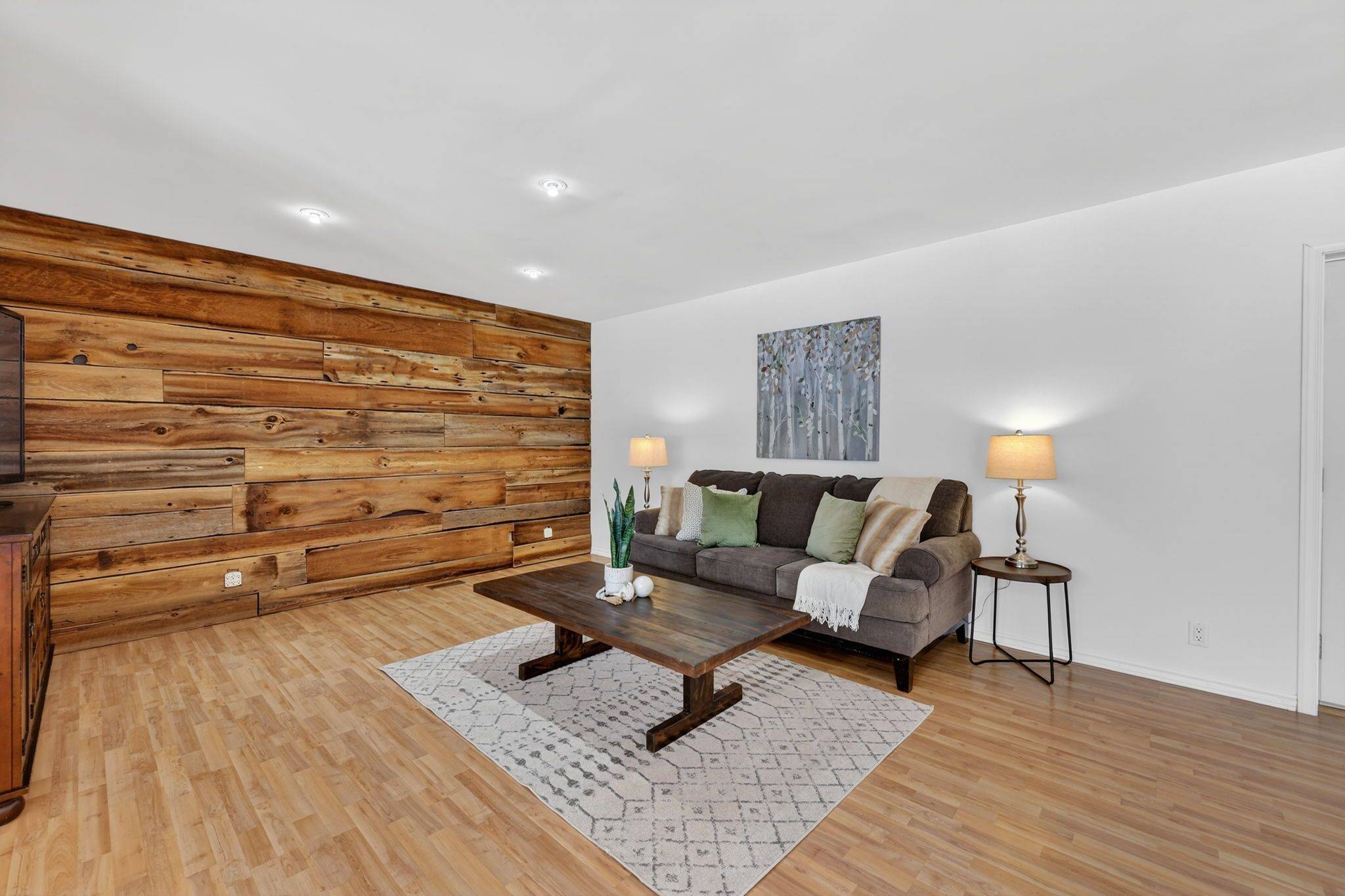 5768 Smith BLVD, Georgina, ON L0E 1A0