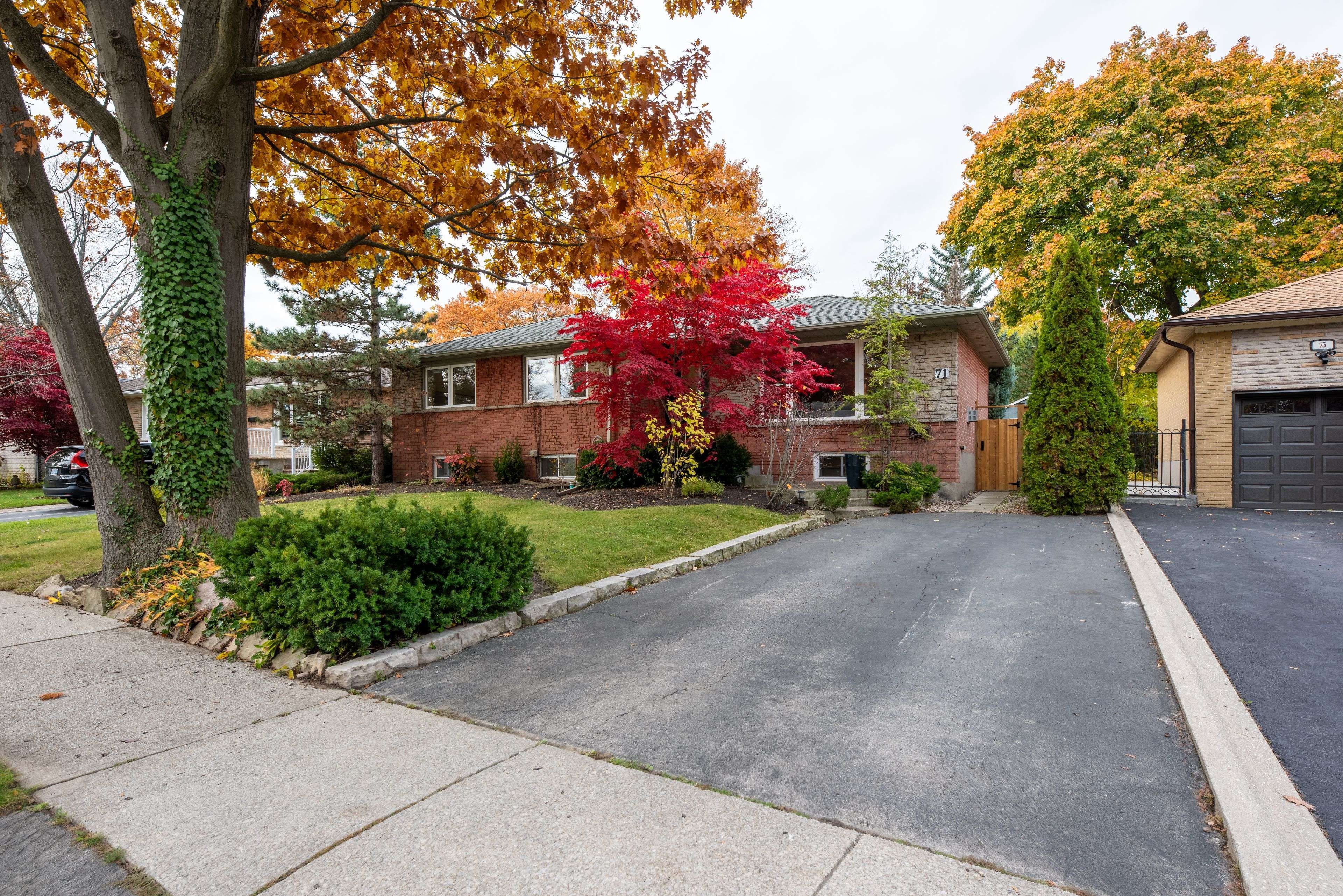 71 North Forster Park DR, Oakville, ON L6K 1Z4