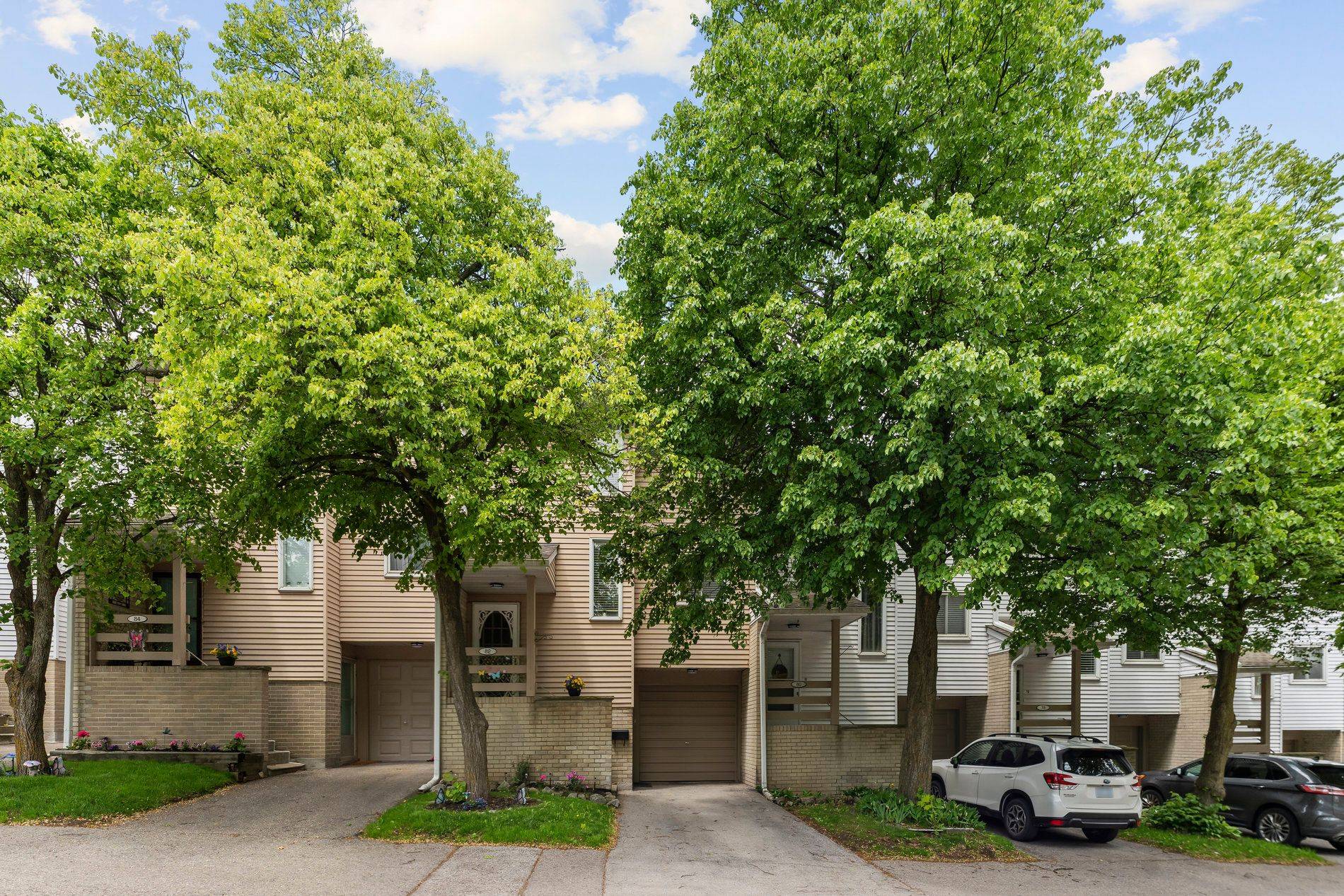 82 Lynden CIR, Halton Hills, ON L7G 4Y8