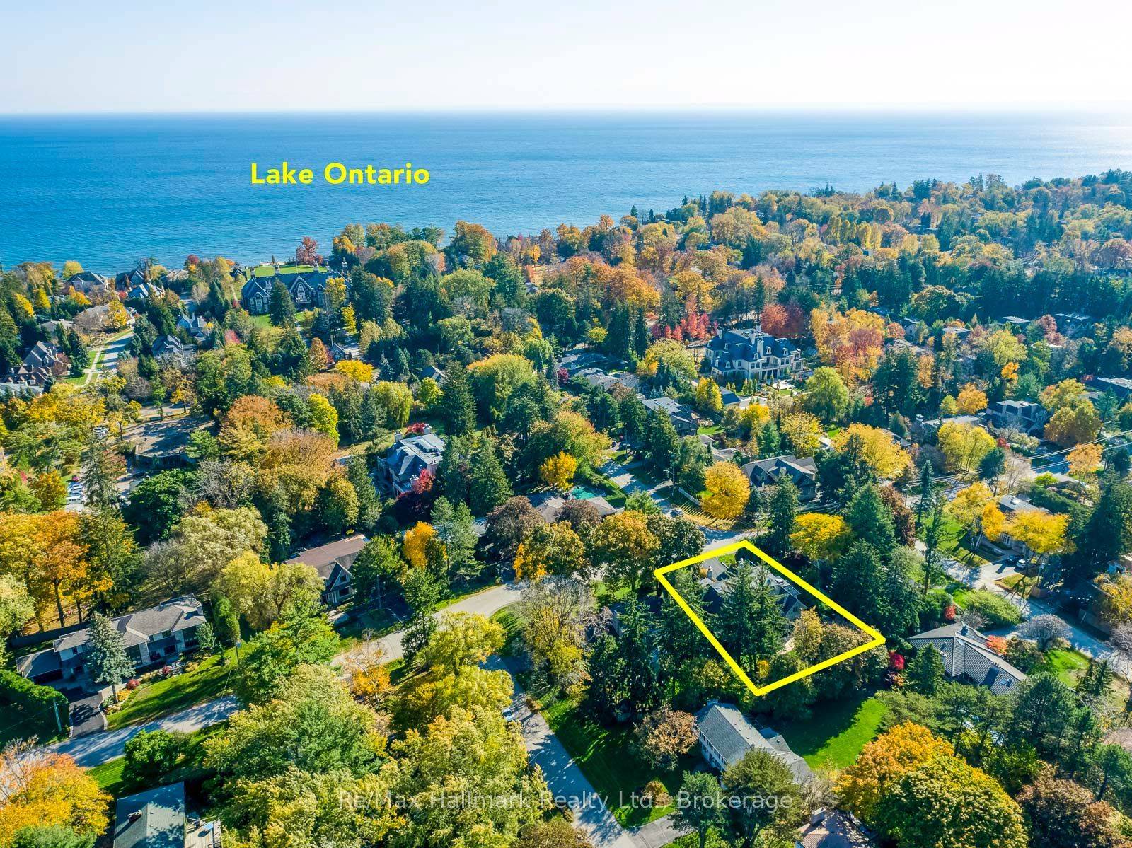 138 DIANNE AVE, Oakville, ON L6J 4G9