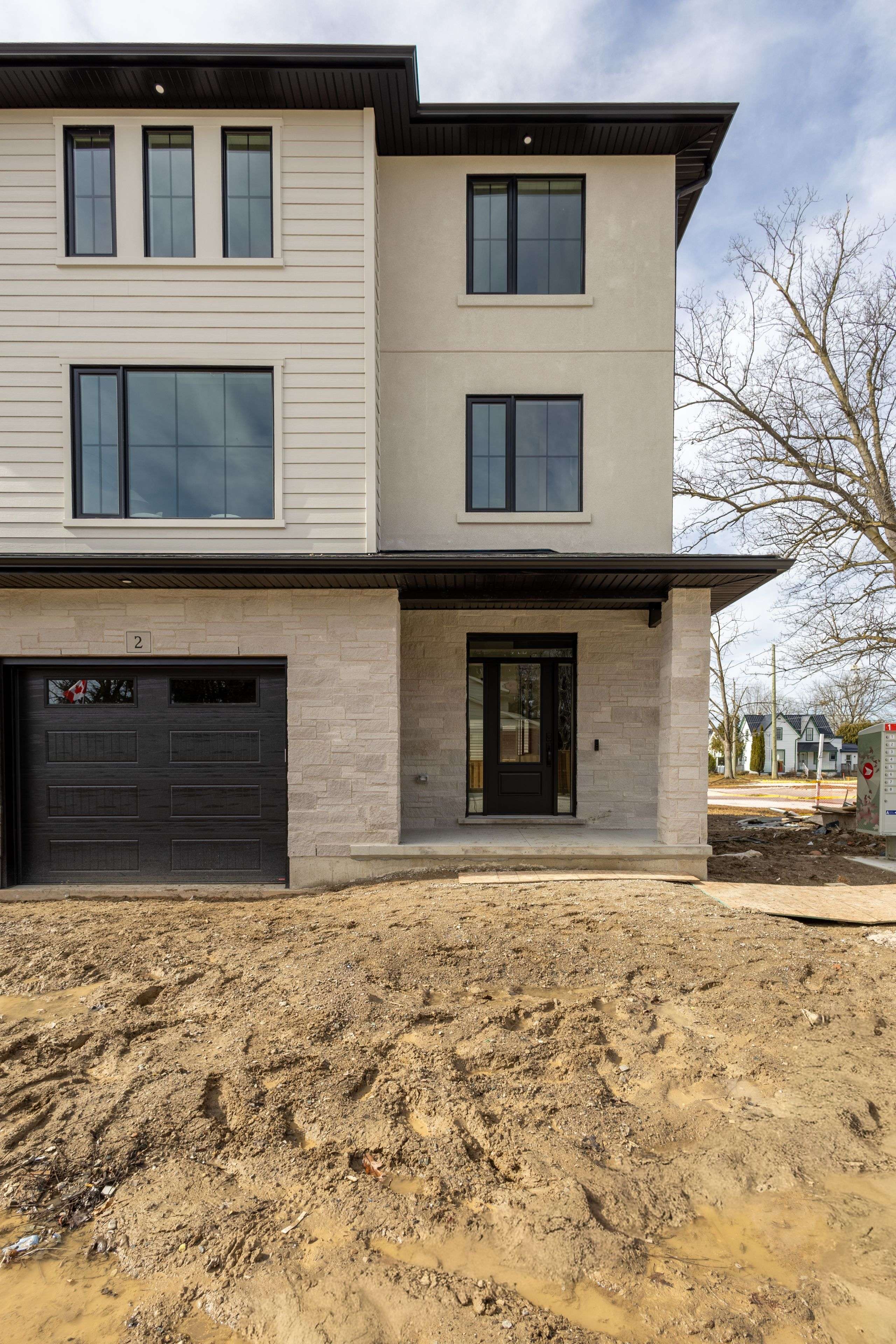 233 Upper Queen ST #6, Thames Centre, ON N0M 2P0