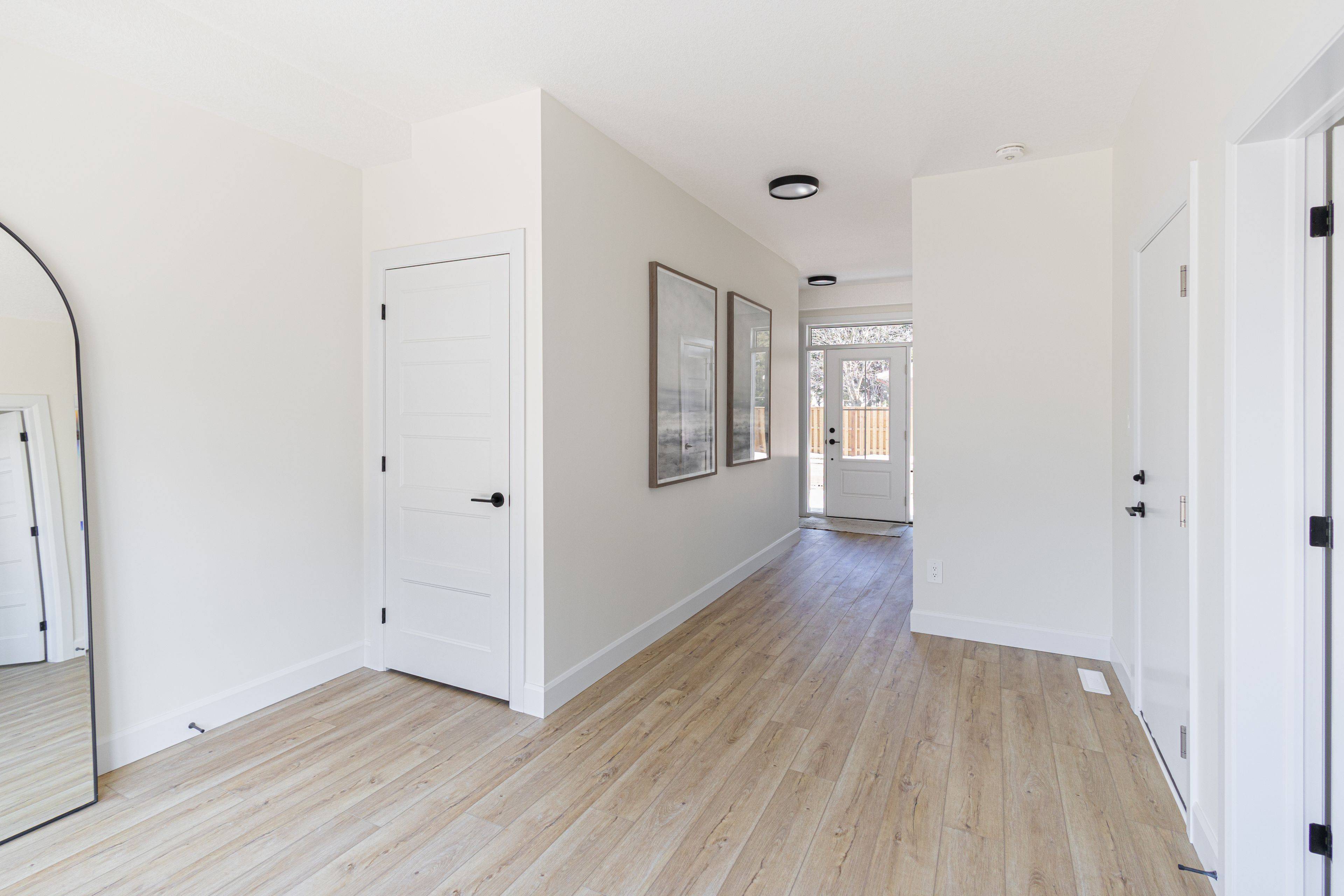 233 Upper Queen ST #6, Thames Centre, ON N0M 2P0