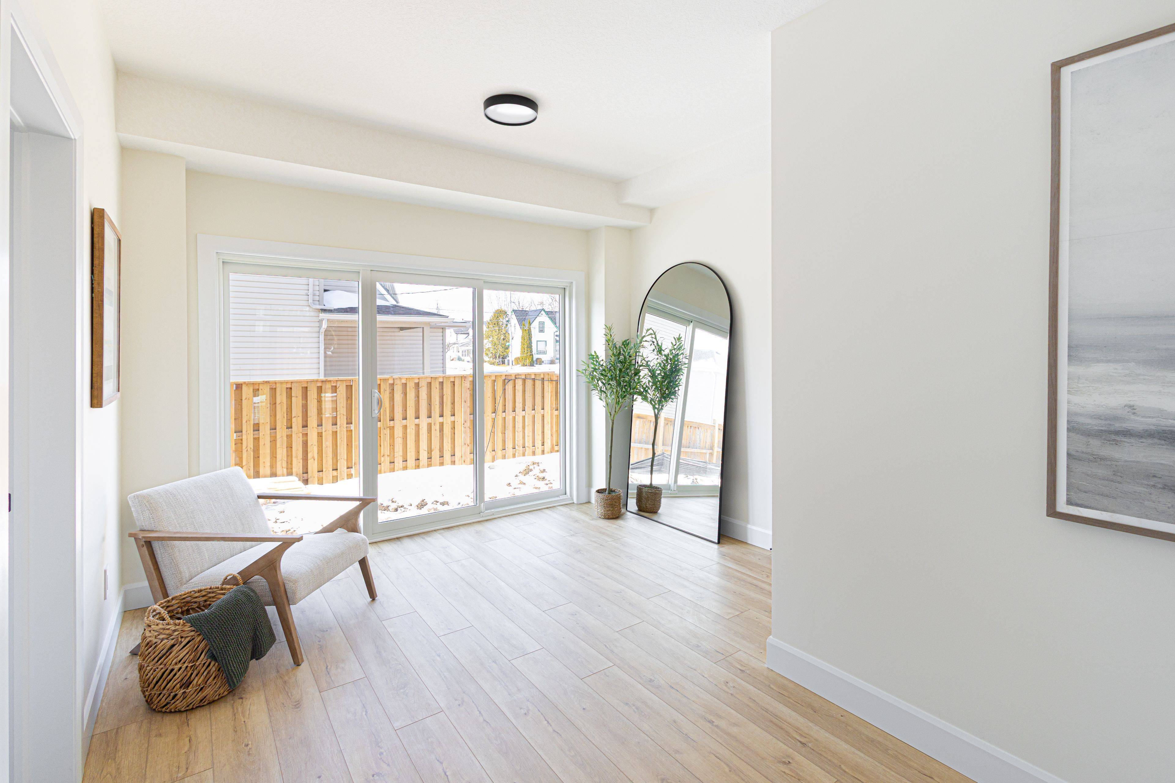 233 Upper Queen ST #6, Thames Centre, ON N0M 2P0