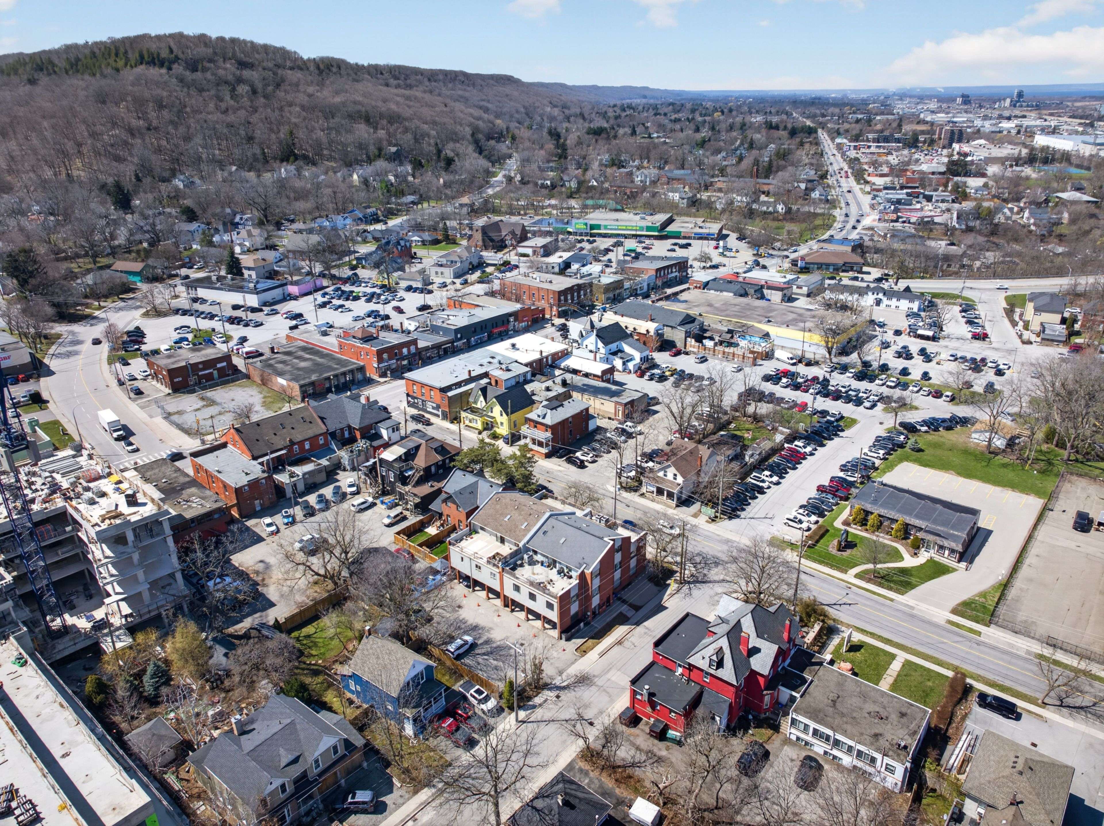 14 Ontario ST #3, Grimsby, ON L3M 3G9