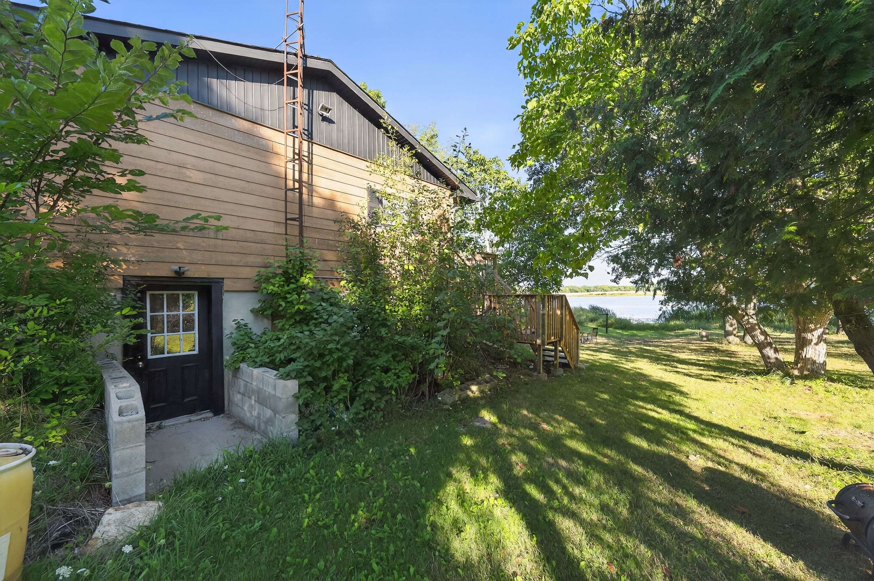 225 Johnson Bay LN, Frontenac Islands, ON K7G 2V6