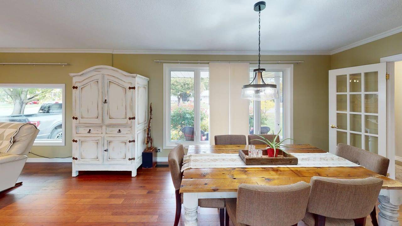 11 Stavebank RD, Belleville, ON K8P 2N7