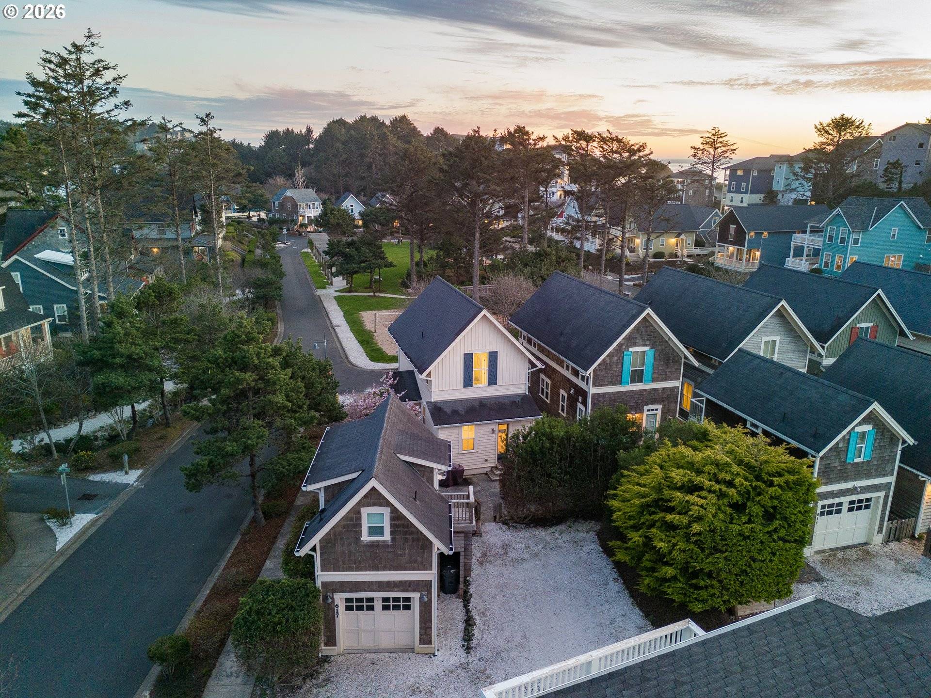 617 SW 27TH WAY, Lincoln City, OR 97367