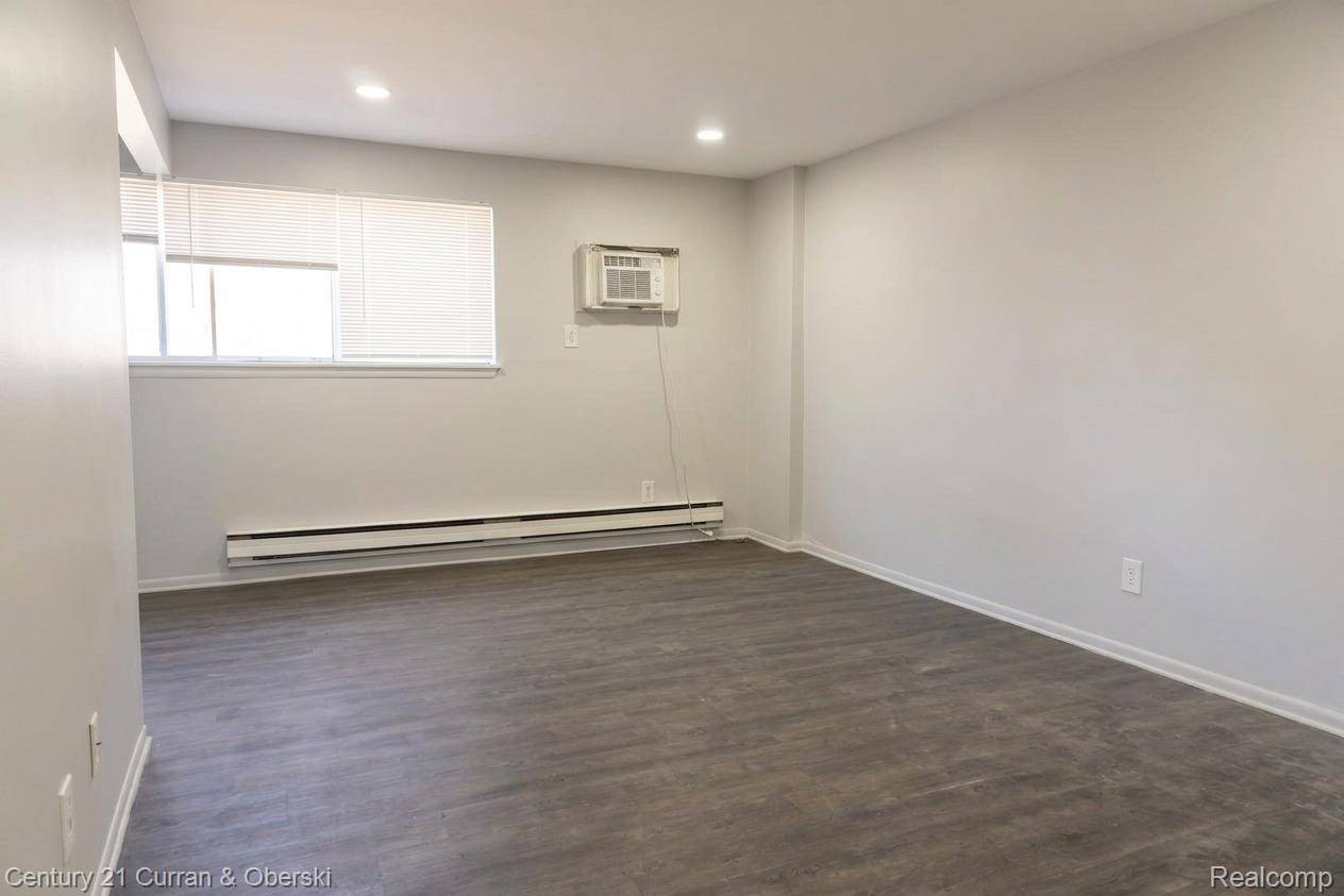 601 Ash ST, Holly Village, MI 48442