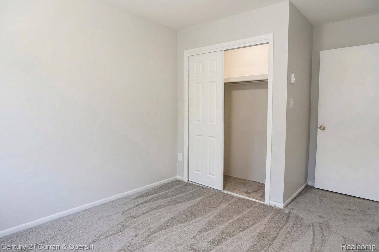 601 Ash ST, Holly Village, MI 48442