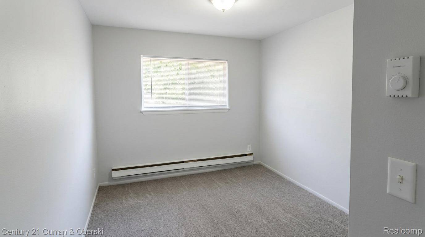 601 Ash ST, Holly Village, MI 48442