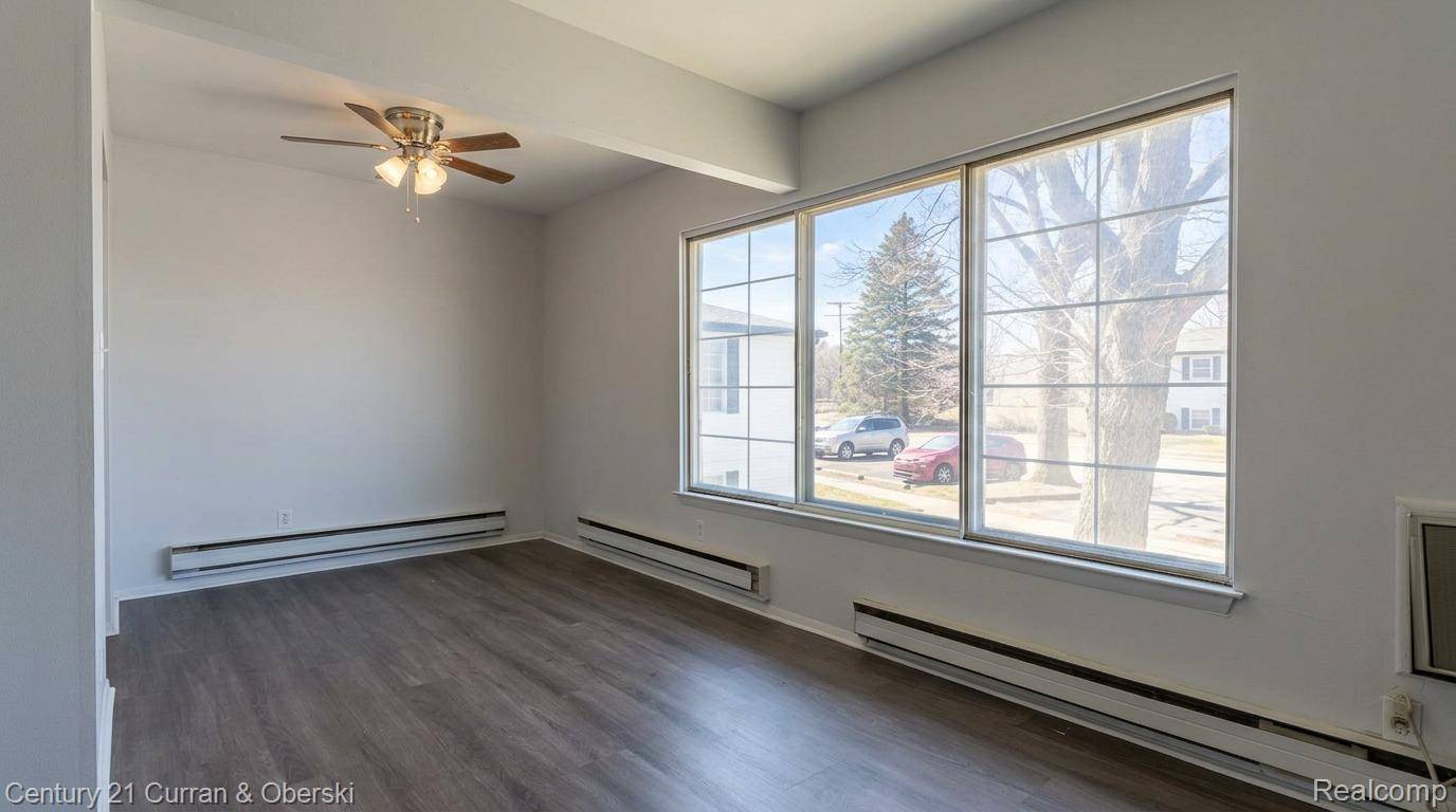 605 Ash ST, Holly Village, MI 48442