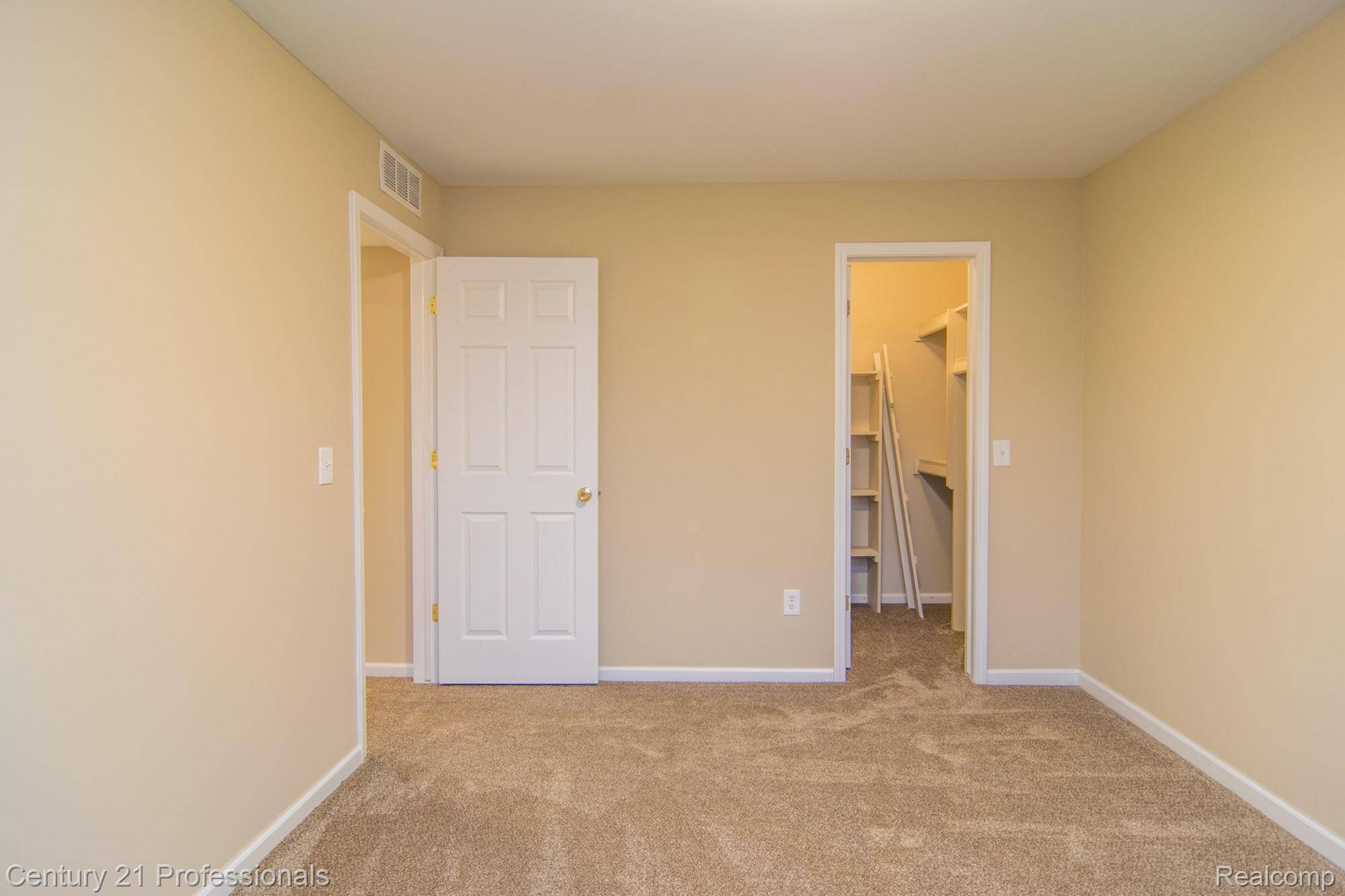 15818 Orchard LN #21, Roseville, MI 48066