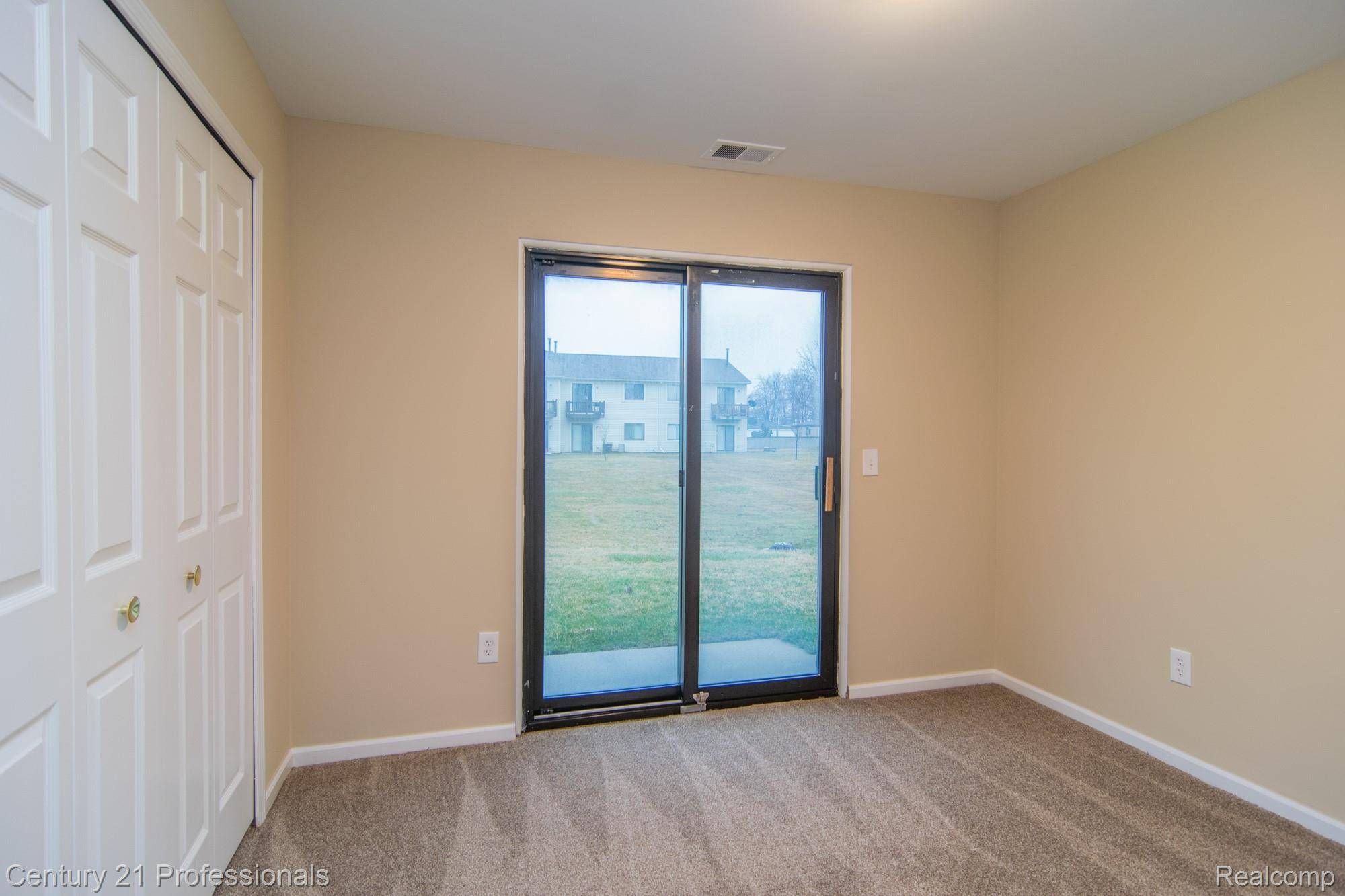 15818 Orchard LN #21, Roseville, MI 48066