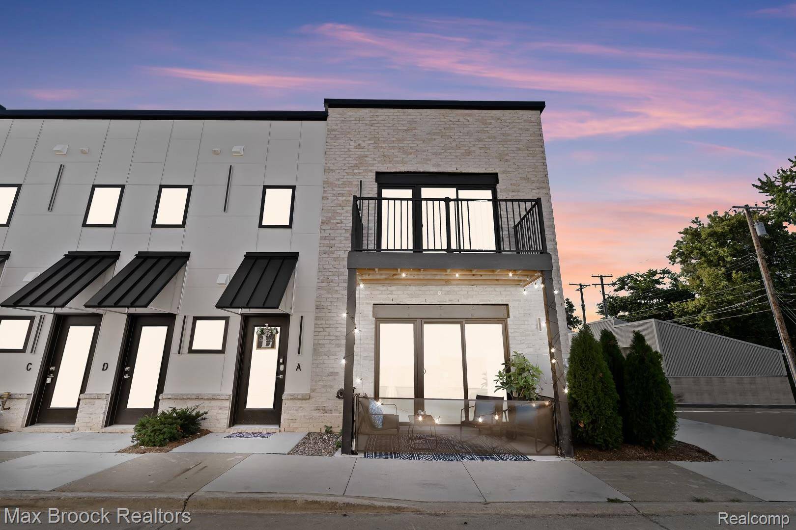 105 N Laurel ST #A, Royal Oak, MI 48067