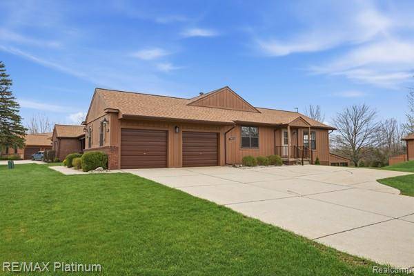 11832 Lexington Drive #4, Green Oak Township, MI 48178