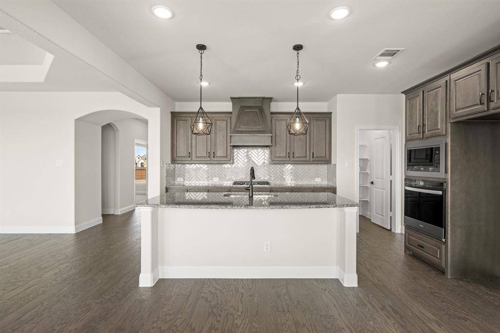 3438 Arbor Grove Trail, Midlothian, TX 76065