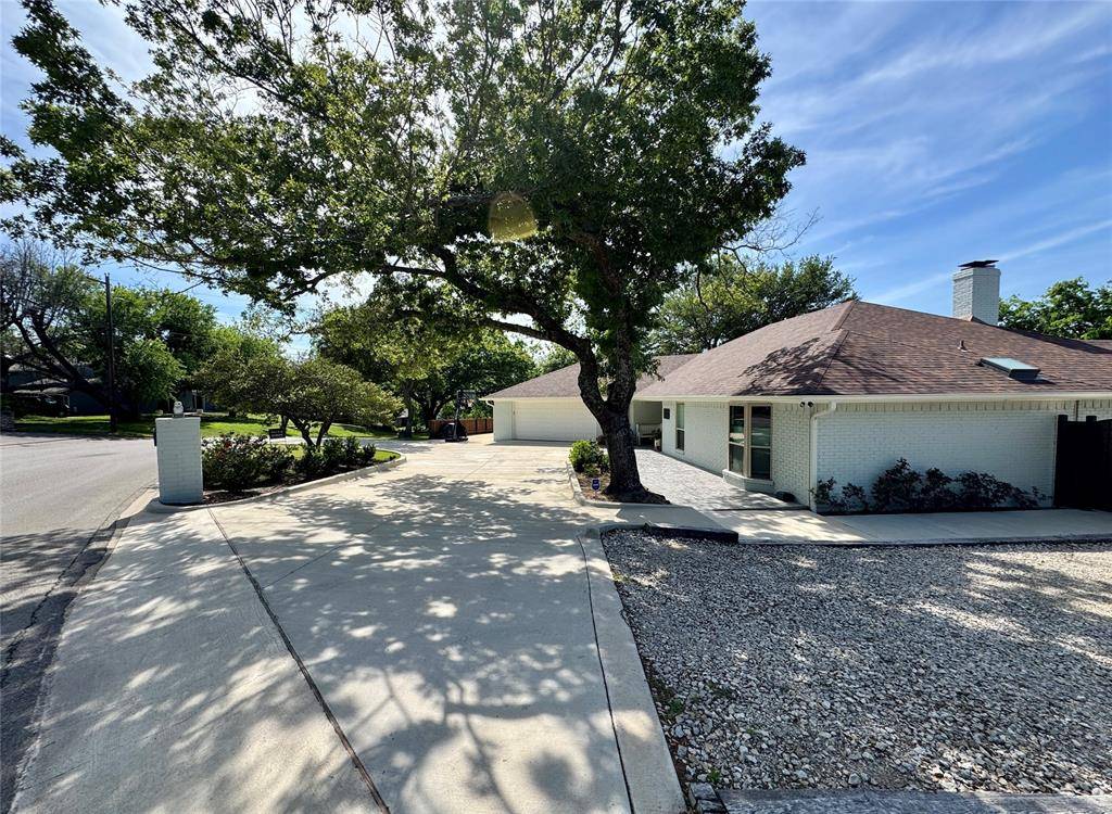 108 Bob White Avenue, Weatherford, TX 76086