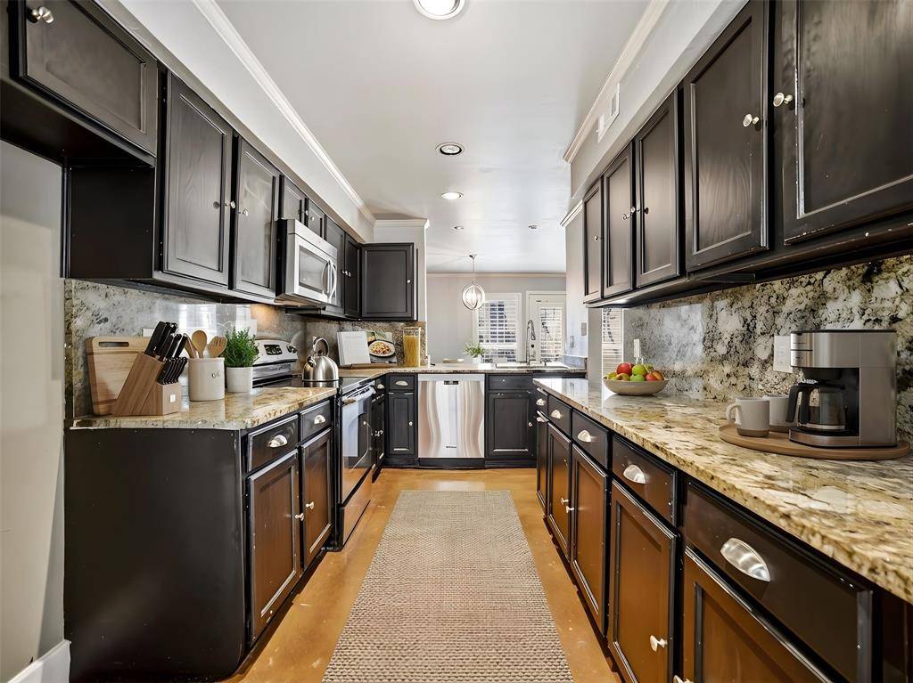 8503 Coppertowne Lane, Dallas, TX 75243