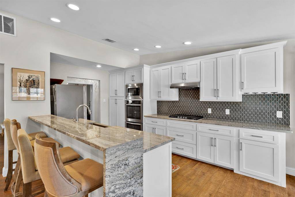 3796 Vinecrest Drive, Dallas, TX 75229