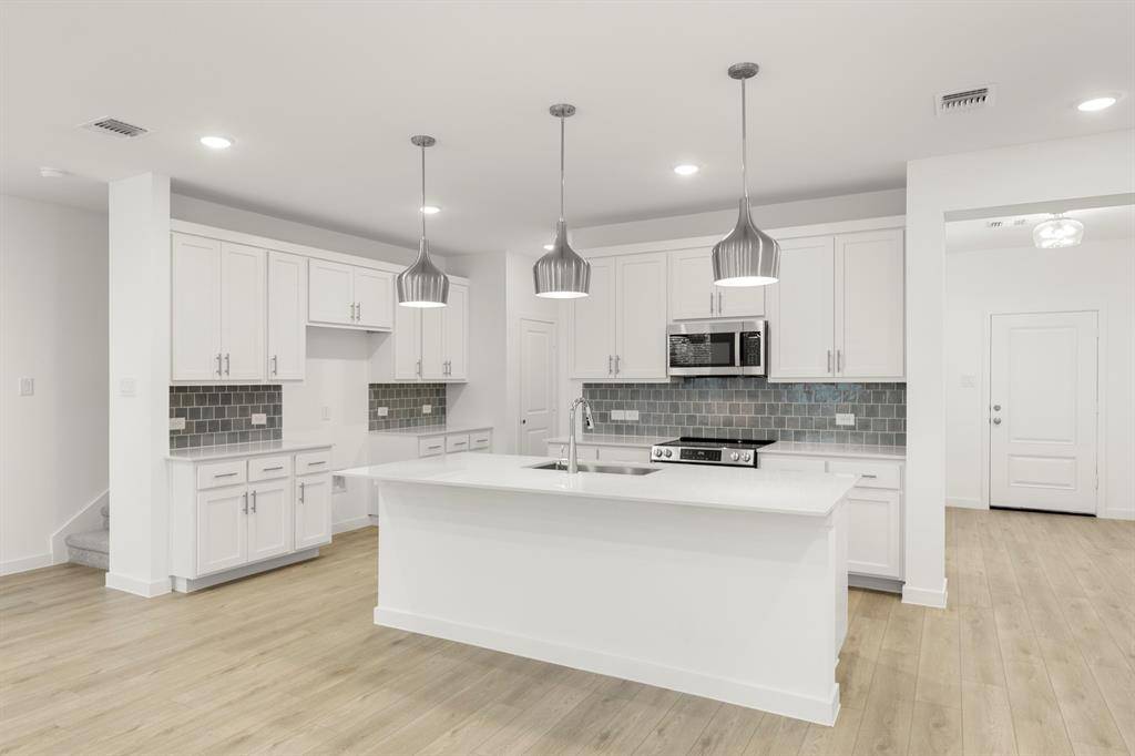 2537 Lost Maples Lane, Dallas, TX 75228