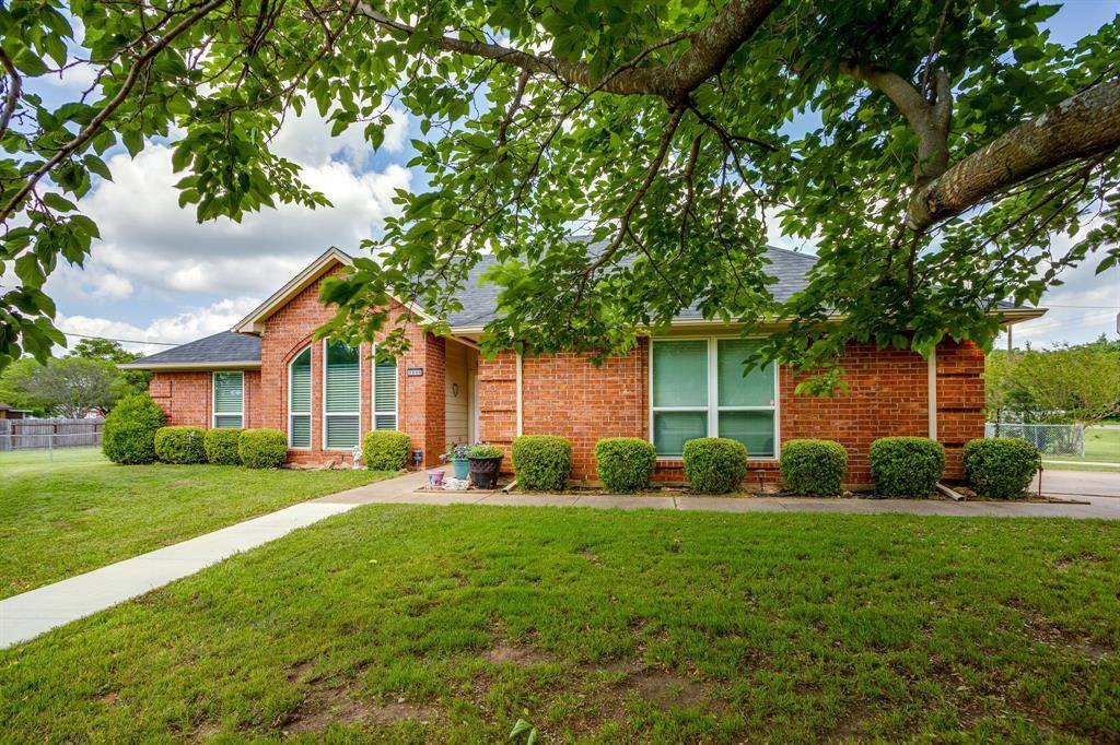 2533 Brandon Lane, Burleson, TX 76028