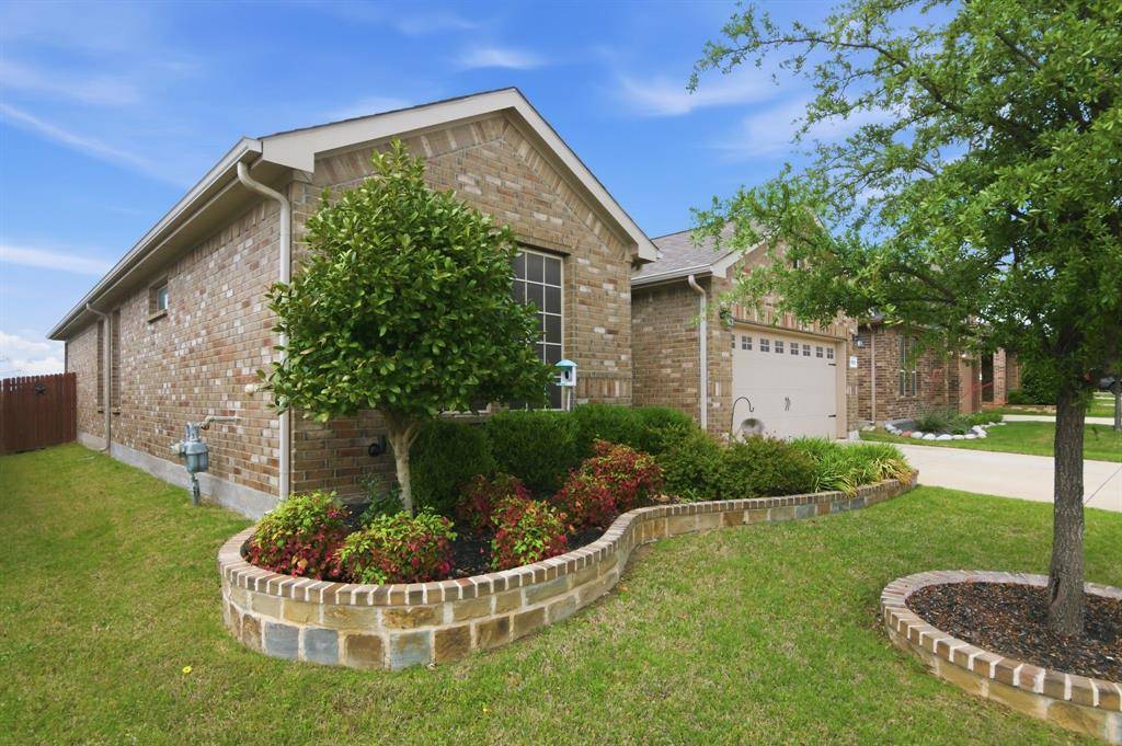 10201 Saltbrush Street, Fort Worth, TX 76177