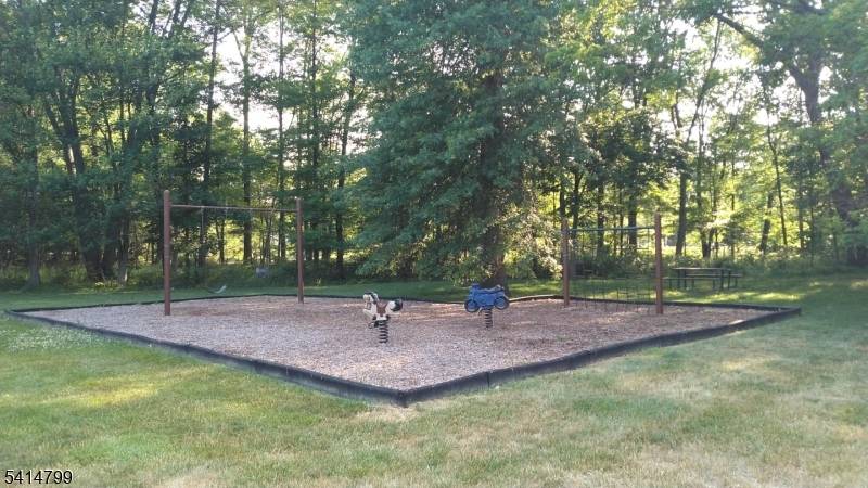 206 Pinelli Dr, Piscataway Twp., NJ 08854