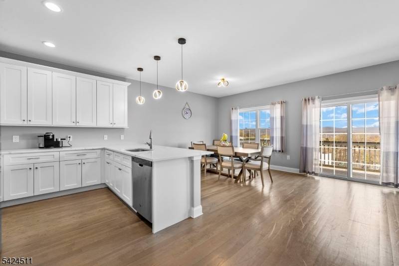 64 Halina Ln, Butler Boro, NJ 07405