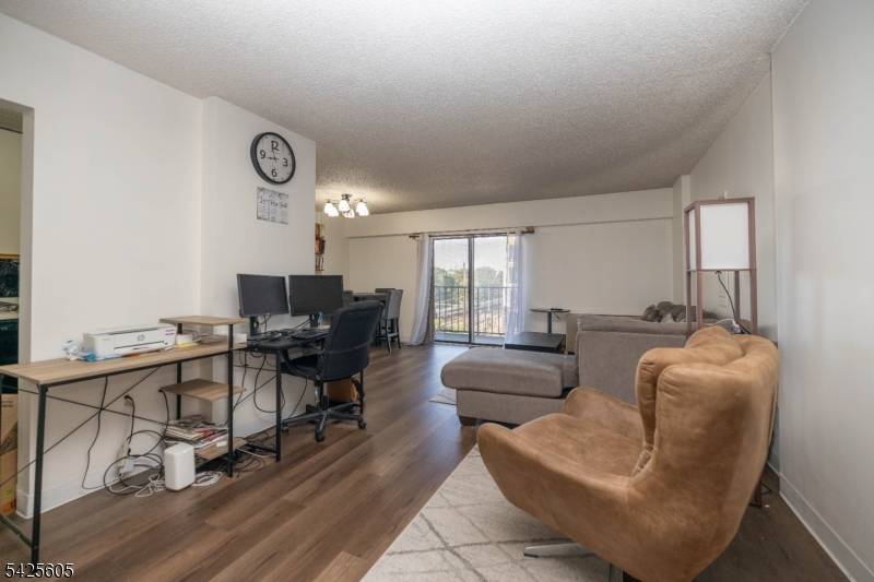 10 N Wood Ave #706, Linden City, NJ 07036