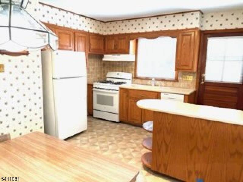 734 Louise Ct, Lyndhurst Twp., NJ 07071