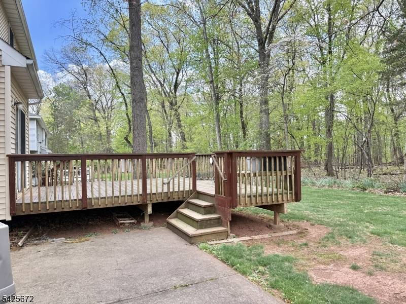 4 Scaletti Ct, Franklin Twp., NJ 08873