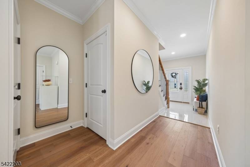 35 Lee Rd, Livingston Twp., NJ 07039