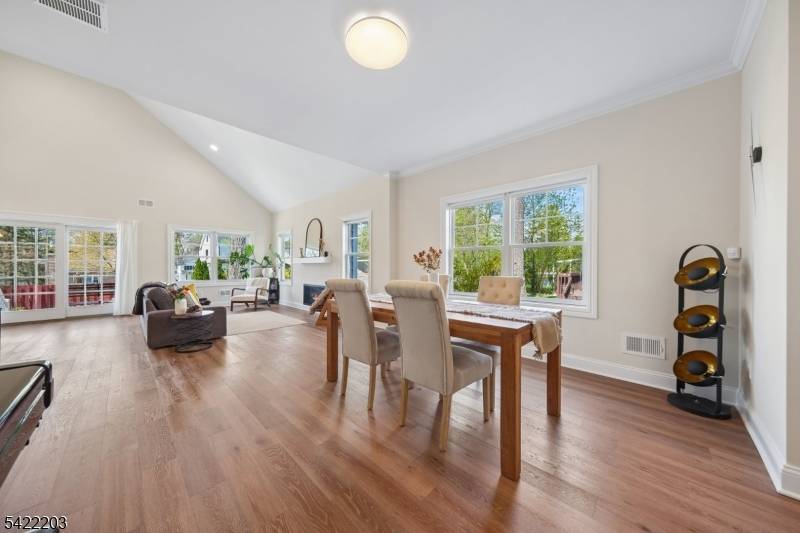 35 Lee Rd, Livingston Twp., NJ 07039