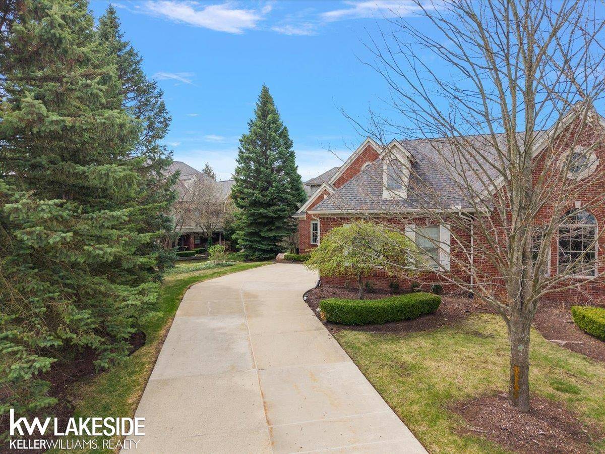 2879 Hastings CT, Oakland Twp, MI 48306