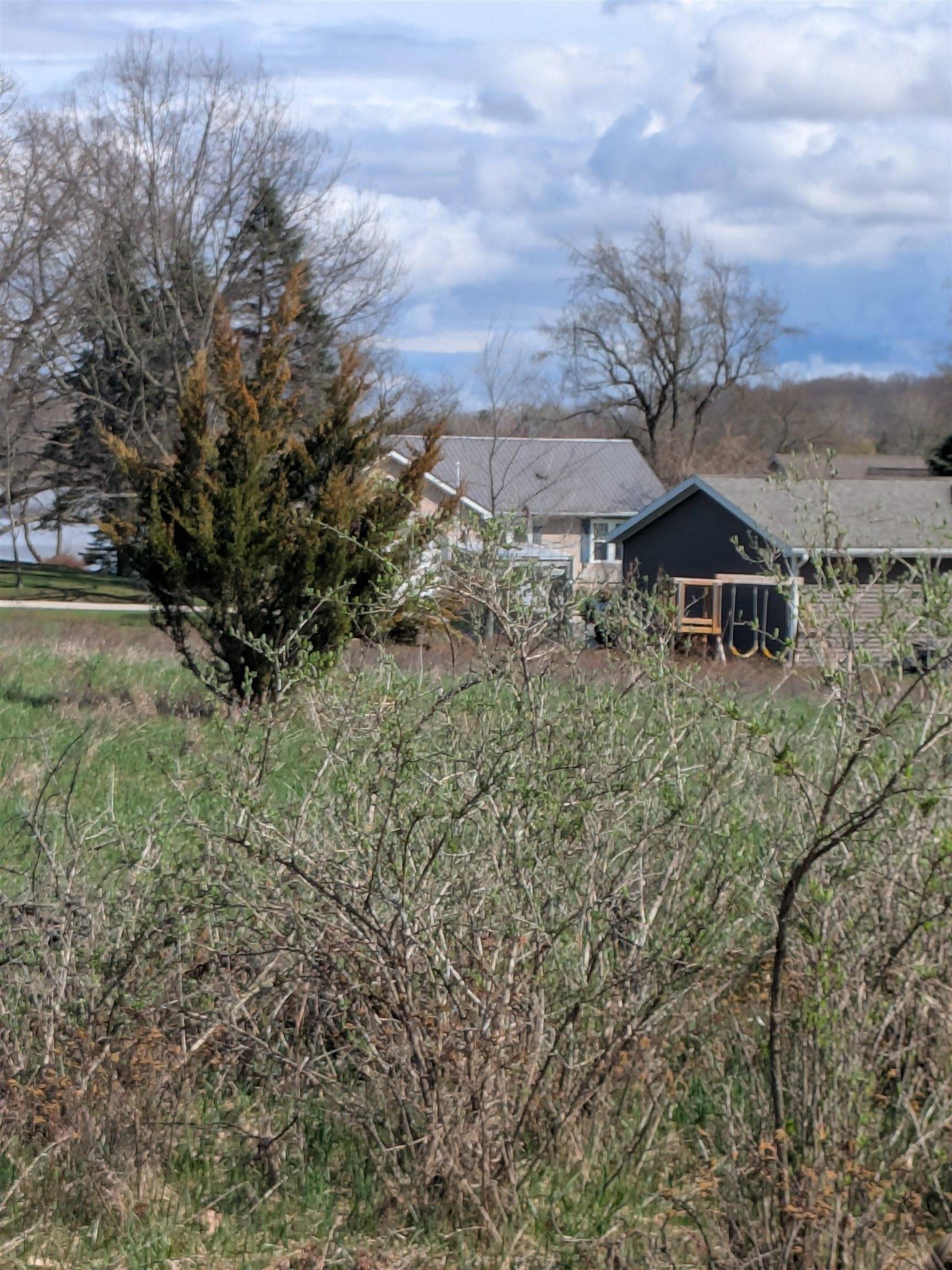 1009 Kent ST, Broomfield Twp, MI 48893