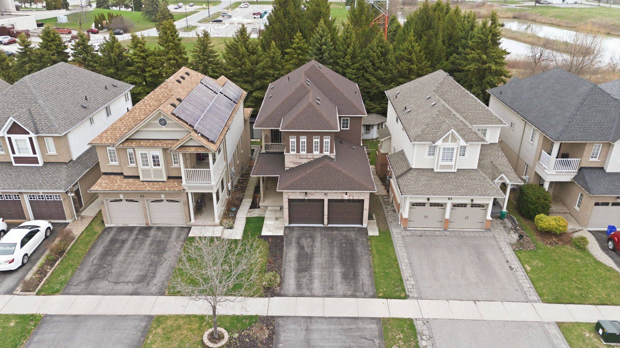 87 Tallships DR, Whitby, ON L1N 9X5