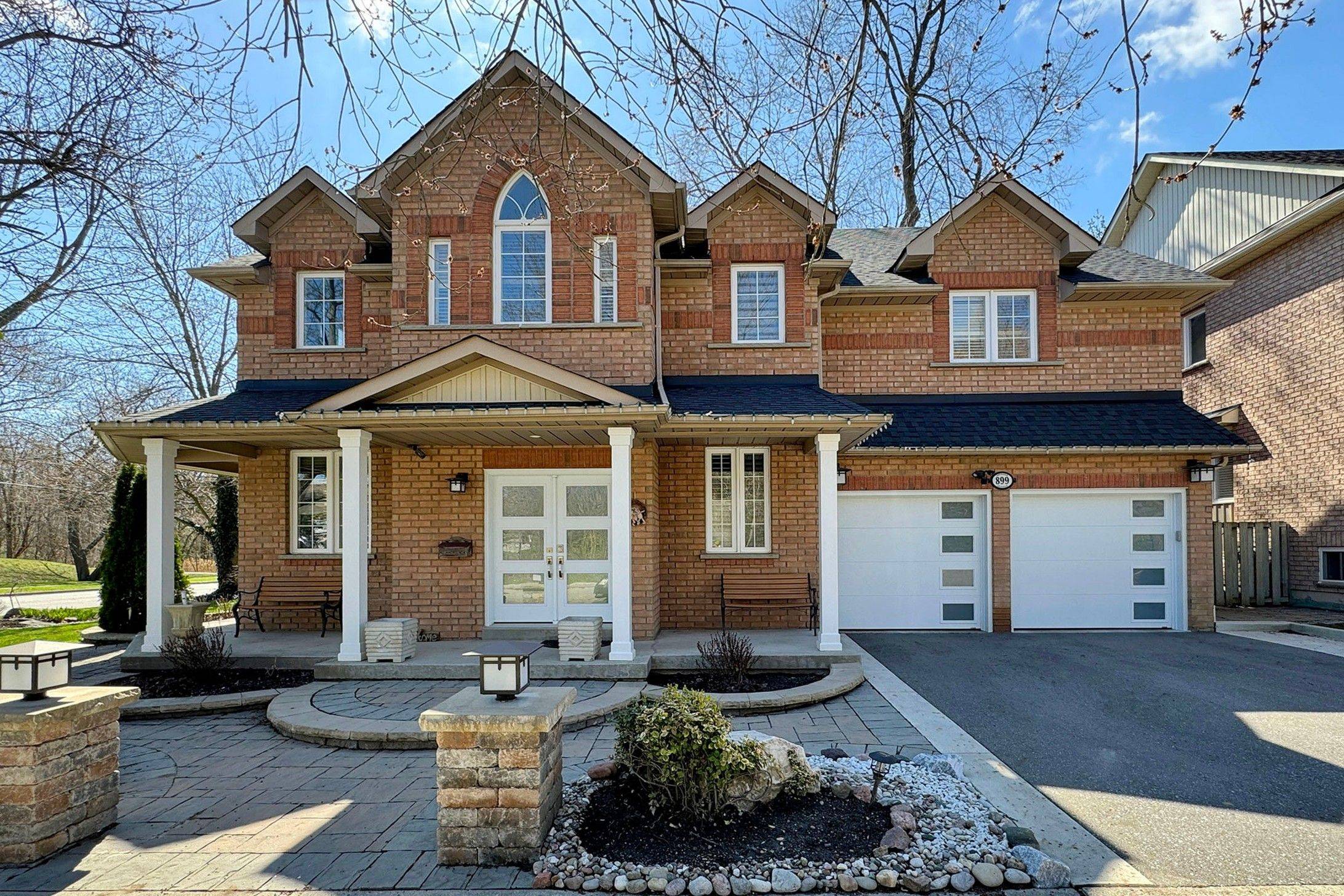 899 Voyager AVE, Pickering, ON L1V 7G2